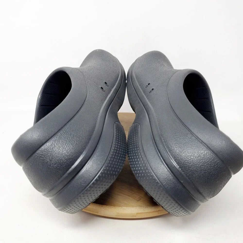 Crocs‎ On The Clock Shoes Mens 11 Black Clog Slip On Work Slip Resistant Kitchen
